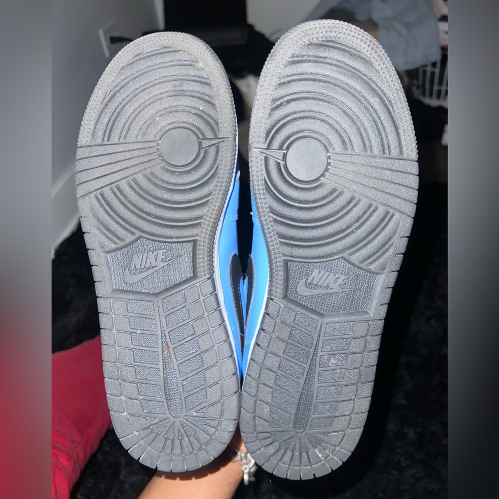 Low top nikes grade school 7 in boys - Picture 3 of 3